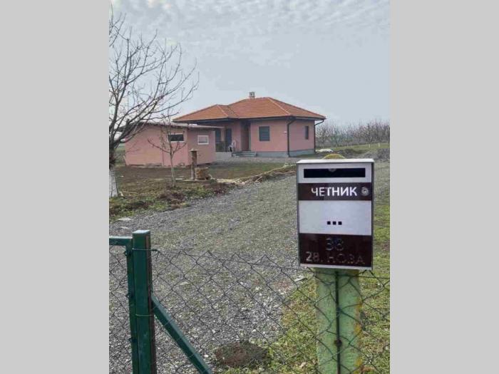 plac od 135 ari sa montažnom kućom sa 250 šljive stare 10 god ugrinovci, beograd besplatni mali oglasi