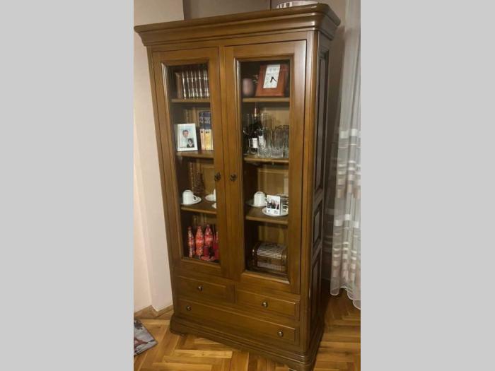 na prodaju stilski nameštaj fotelja i sto (puno drvo) besplatni mali oglasi