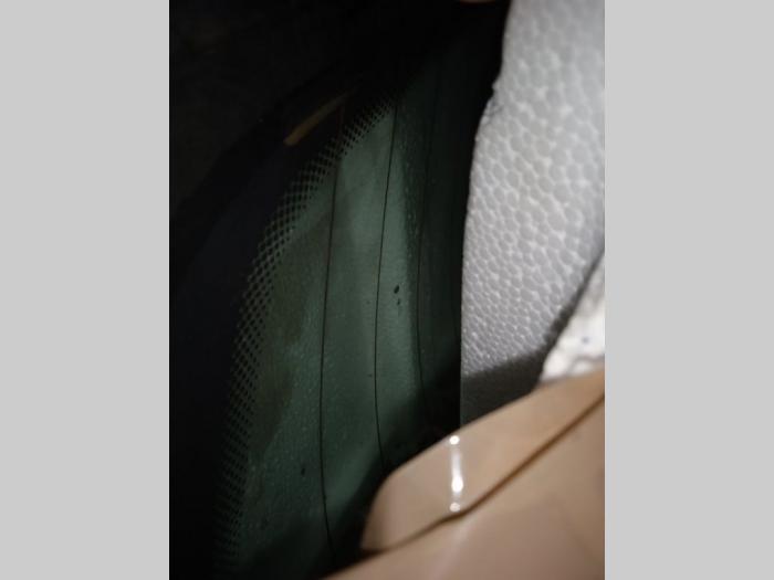 na prodaju polovna, zatamnjena šoferšajbna zadnja za mercedes 200d besplatni mali oglasi