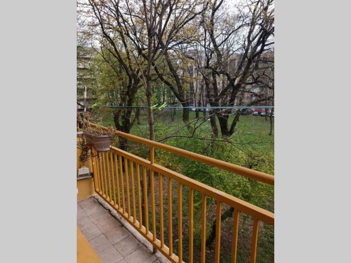 izdajem renoviran 1 0 površine 35m2 paviljoni, novi beograd besplatni mali oglasi