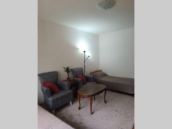 izdajem renoviran 1 0 površine 35m2 paviljoni, novi beograd besplatni mali oglasi