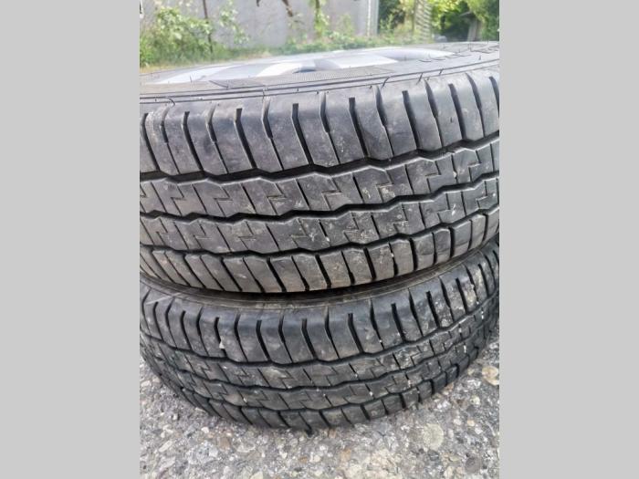 komplet 4 teretne gume sa felnama (continental i minerva transporter besplatni mali oglasi