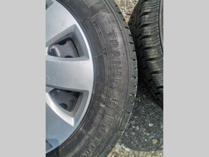 komplet 4 teretne gume sa felnama (continental i minerva transporter besplatni mali oglasi