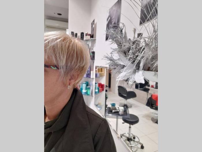 posao ženskom frizerskom salonu potreban frizer vračar besplatni mali oglasi