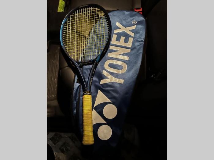yonex potpuno nov reket besplatni mali oglasi