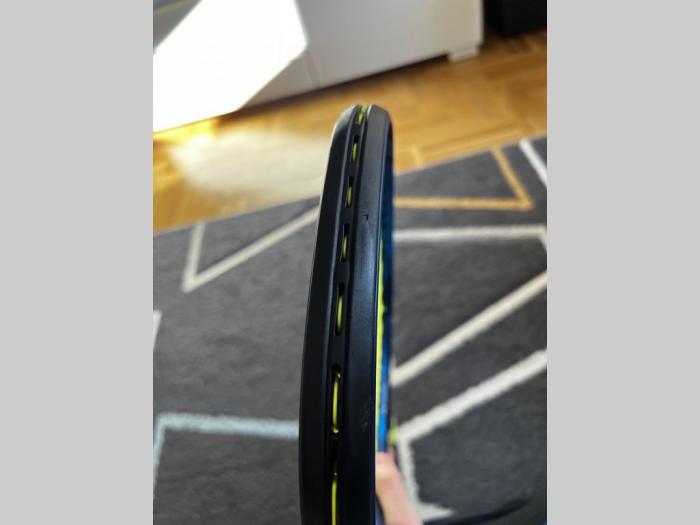 yonex potpuno nov reket besplatni mali oglasi