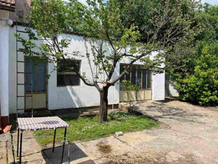 na prodaju porodična prizemna kuća ečka (na samom ulazu) besplatni mali oglasi