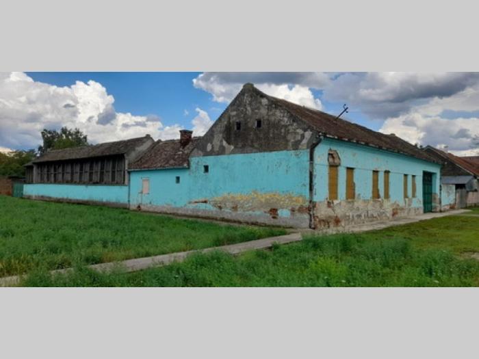 prodajem kuću u centru barande 12 ari placa, 150m2 kuća besplatni mali oglasi