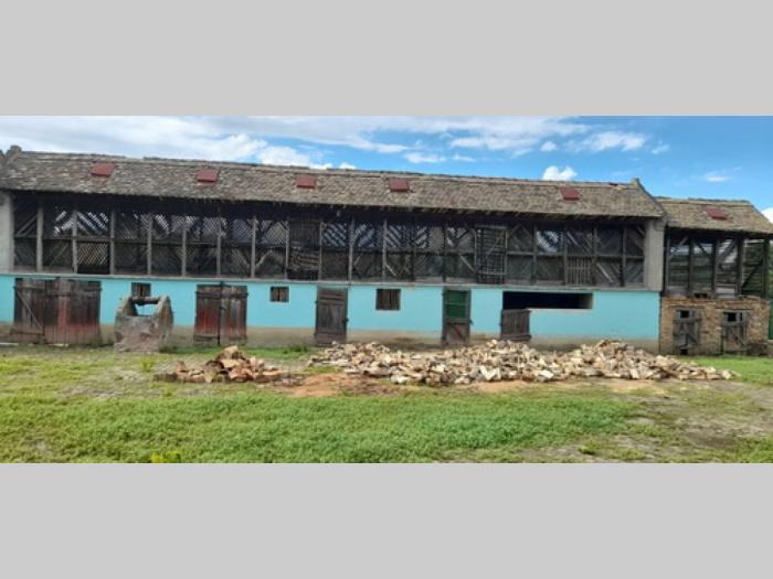 prodajem kuću u centru barande 12 ari placa, 150m2 kuća besplatni mali oglasi