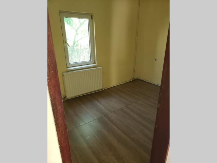 izdajem kuću sa dvorištem, zemun, mozerova besplatni mali oglasi