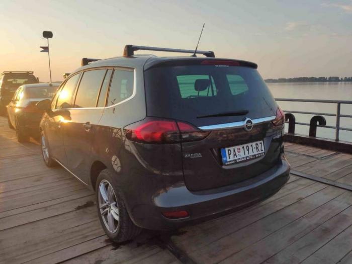 opel zafira eco m 1,6 turbo 2012 godne besplatni mali oglasi