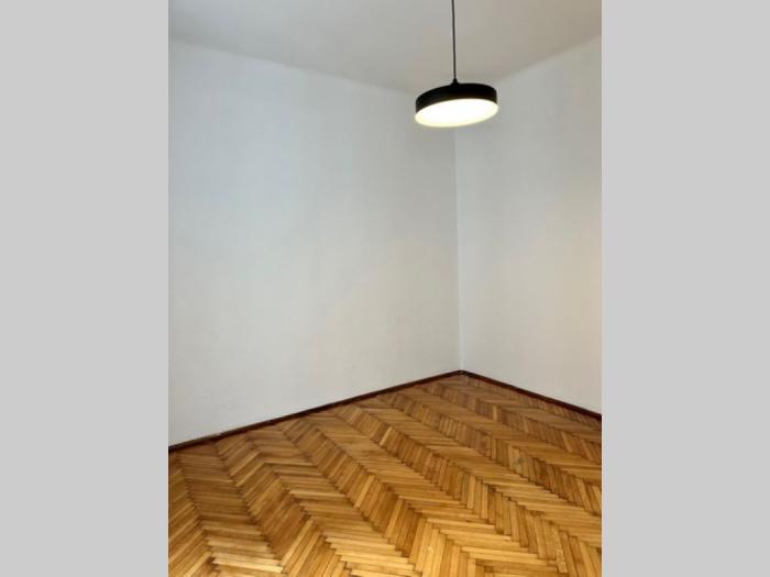 izdajem poslovni prostor u strogom centru, dobrinjska, 22m2 besplatni mali oglasi