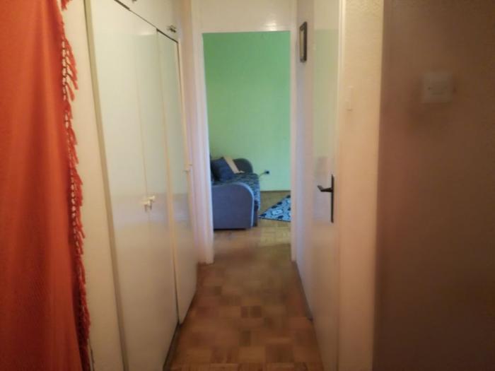 prodajem trosoban, uknjižen, komforan stan 76m2 blok 61, novi beograd besplatni mali oglasi