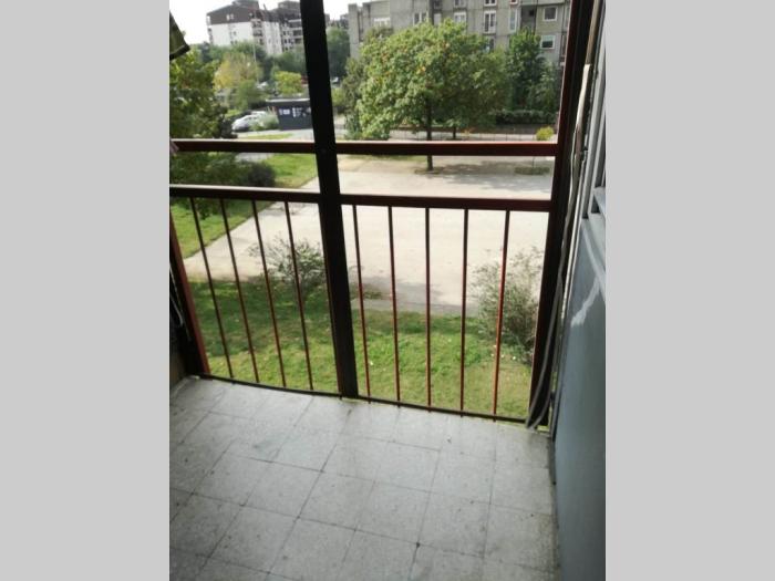 prodajem trosoban, uknjižen, komforan stan 76m2 blok 61, novi beograd besplatni mali oglasi