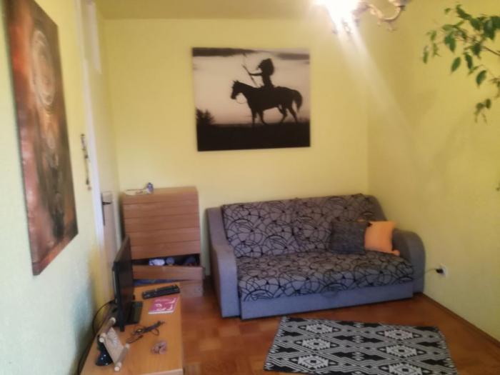 prodajem trosoban, uknjižen, komforan stan 76m2 blok 61, novi beograd besplatni mali oglasi