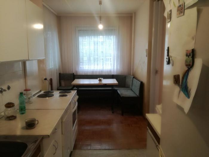 prodajem trosoban, uknjižen, komforan stan 76m2 blok 61, novi beograd besplatni mali oglasi