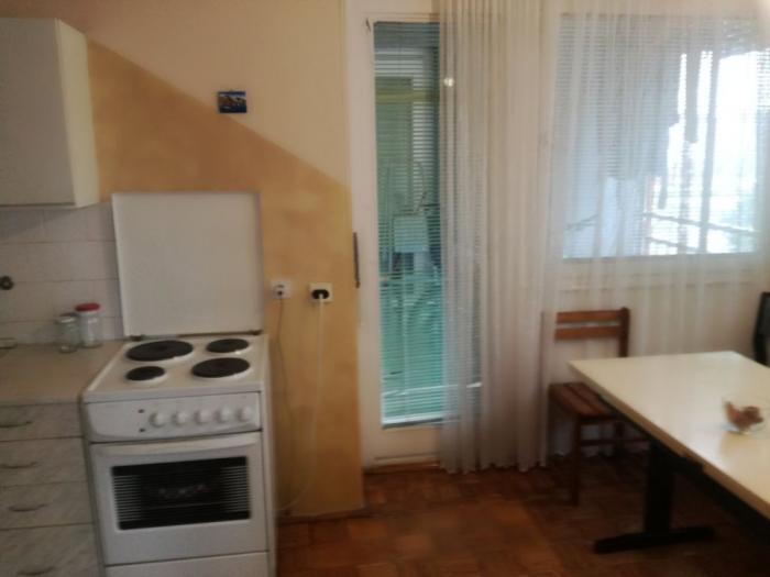 prodajem trosoban, uknjižen, komforan stan 76m2 blok 61, novi beograd besplatni mali oglasi
