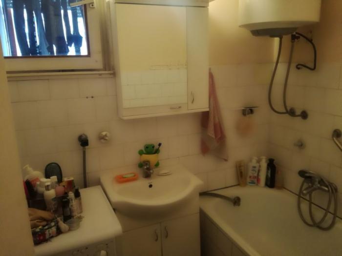 prodajem trosoban, uknjižen, komforan stan 76m2 blok 61, novi beograd besplatni mali oglasi