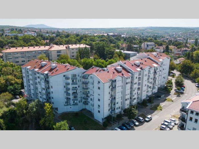 prodajem trosoban stan u železniku, ul titova, 85m2 besplatni mali oglasi