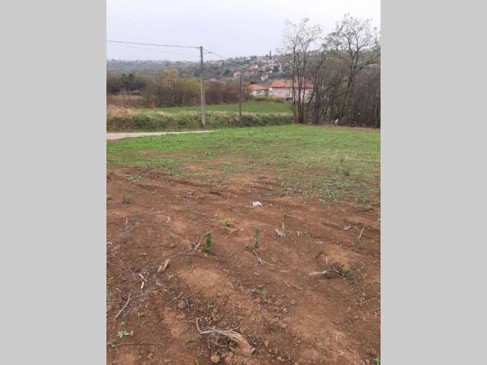 prodaje se plac 10 ari opština čukarica mesto velika moštanica besplatni mali oglasi