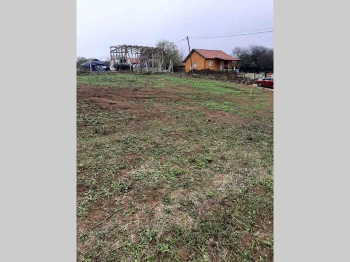 prodaje se plac 10 ari opština čukarica mesto velika moštanica besplatni mali oglasi