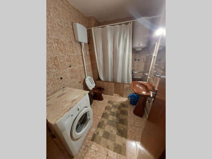 izdajem stan u krnjači od 22 kvadrata namešten besplatni mali oglasi