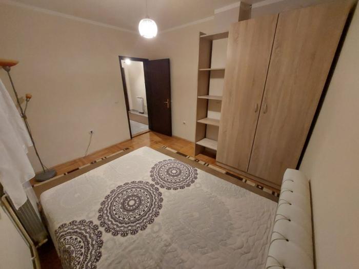izdajem stan u krnjači od 22 kvadrata namešten besplatni mali oglasi