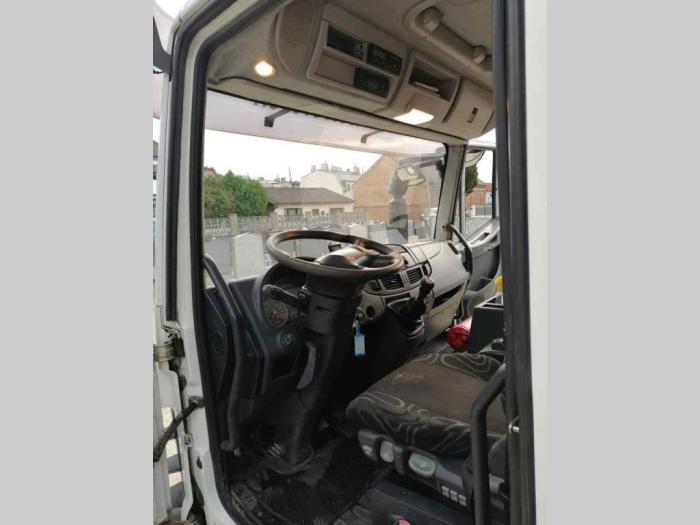 iveco kamion sa kranom besplatni mali oglasi