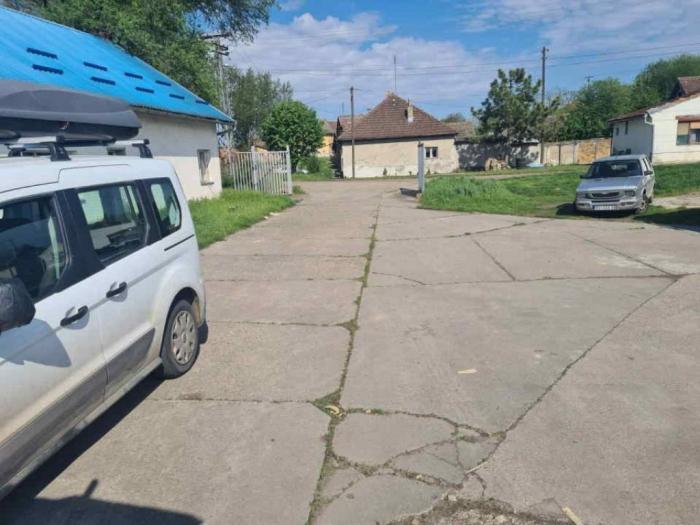 na prodaju hala od 400 m2 u srbobranu besplatni mali oglasi