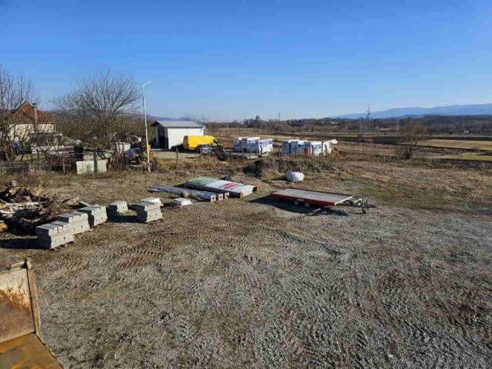 prodaja građevinskog zemljišta površine 40 ari besplatni mali oglasi