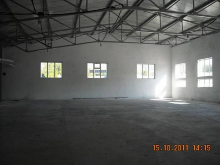 izdajem halu u nišu 1 000 m2 plus poslovni prosto 300m2 besplatni mali oglasi