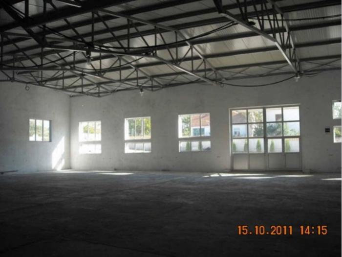 izdajem halu u nišu 1 000 m2 plus poslovni prosto 300m2 besplatni mali oglasi