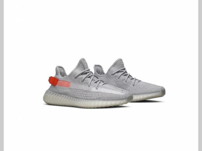 patike adidas yeezy boost 350 brojevi od 36 do 46  besplatni mali oglasi