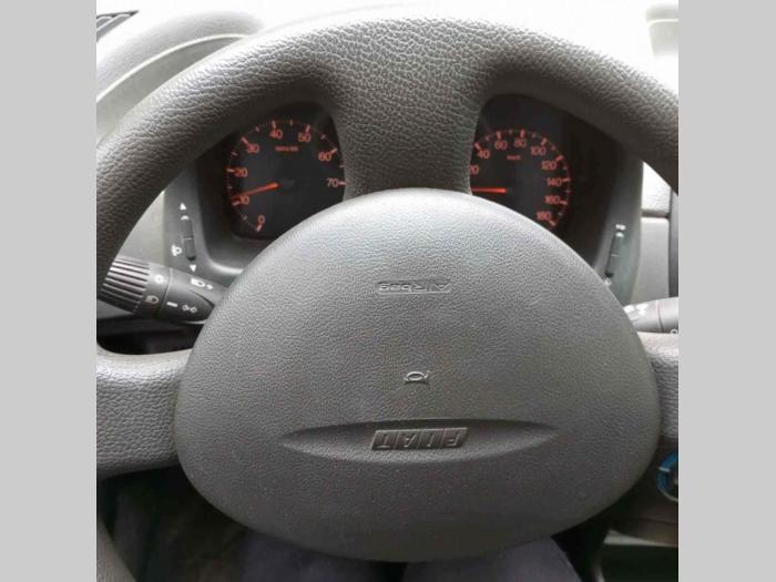 fiat punto prodajem 1,2 2001 godine besplatni mali oglasi