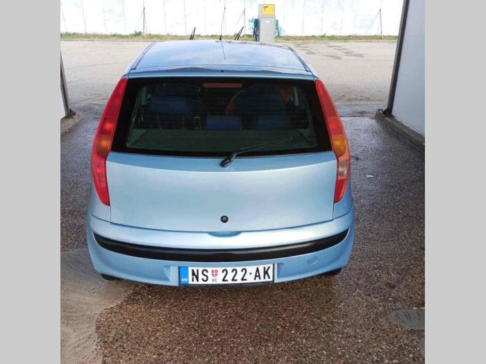 fiat punto prodajem 1,2 2001 godine besplatni mali oglasi