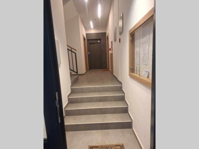 prodajem trosoban stan 61m2, novi sad besplatni mali oglasi