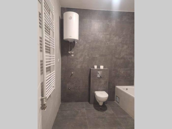 prodajem trosoban stan 61m2, novi sad besplatni mali oglasi