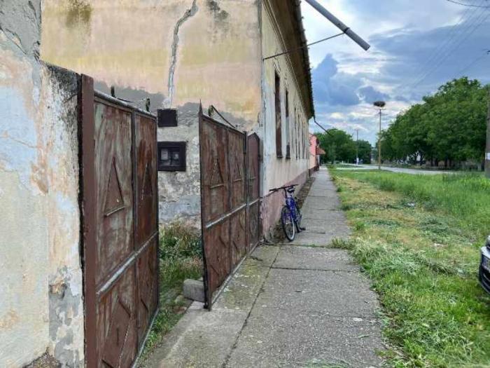 kuća sa placem torak besplatni mali oglasi