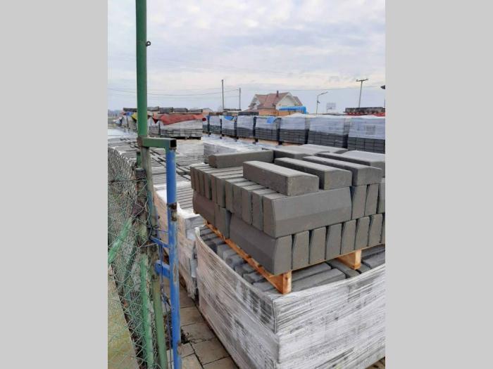 ivičnjaci betonski dimenzija 12x18x60cm i 16x8x50cm besplatni mali oglasi
