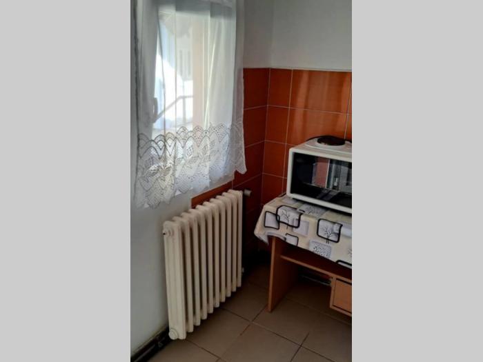 izdajem stan samoj, pristojnoj i odgovornoj ženskoj osobi  besplatni mali oglasi