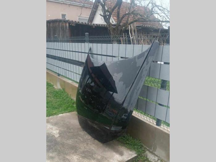hauba od audija a8 godište 2018  besplatni mali oglasi
