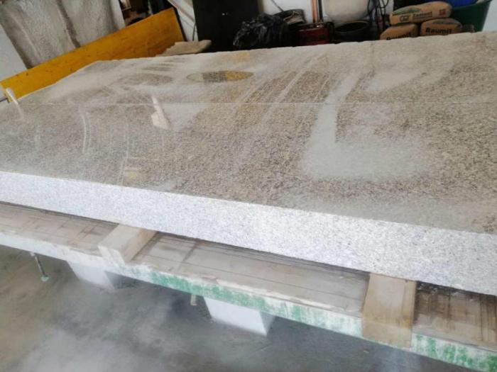 prodaje se 50m3 kamena u plocama i 1000m2 granitnih pločica besplatni mali oglasi