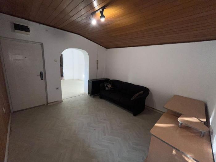 izdajem kuću stambeno poslovni prostor 80m2 i magacinski prostor 170m2 besplatni mali oglasi