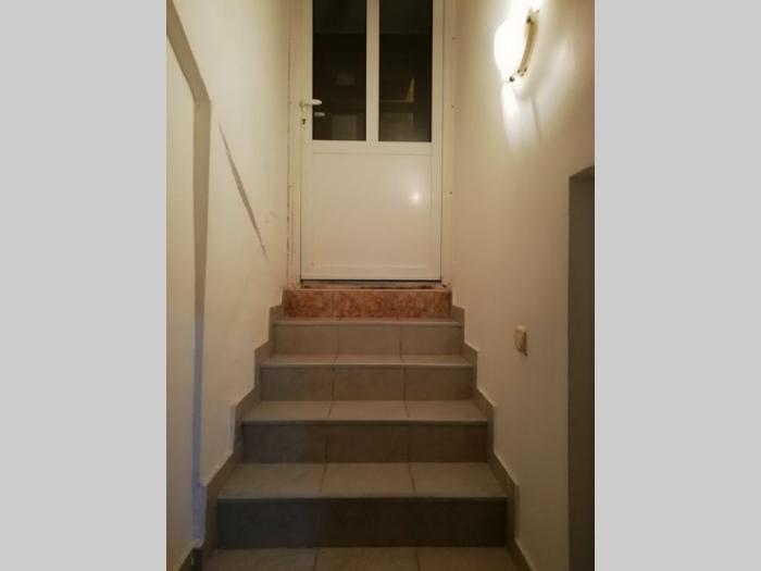 izdajem garsonjeru na banovom brdu, orfelinova, površine 30m2 besplatni mali oglasi