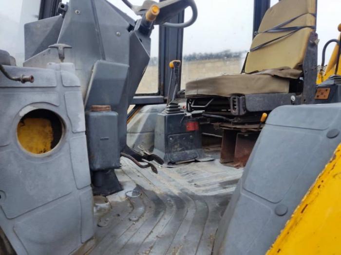 kombinirka jcb 3cx1990 godište besplatni mali oglasi
