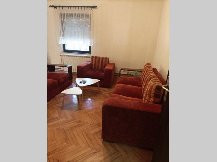 izdajem prazan stan 100m2, beograd besplatni mali oglasi