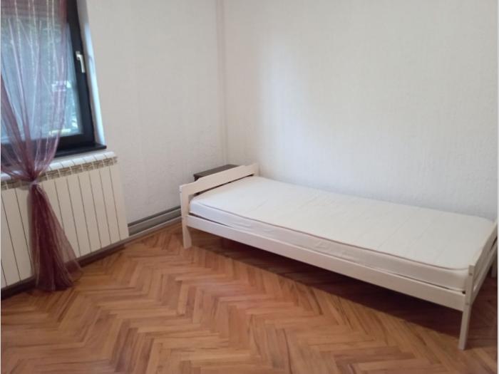 izdajem prazan stan 100m2, beograd besplatni mali oglasi
