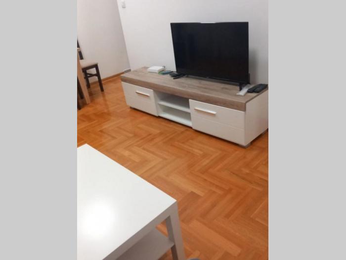 izdajem jednosoban stan od 40m2 u beogradu kumodraž besplatni mali oglasi