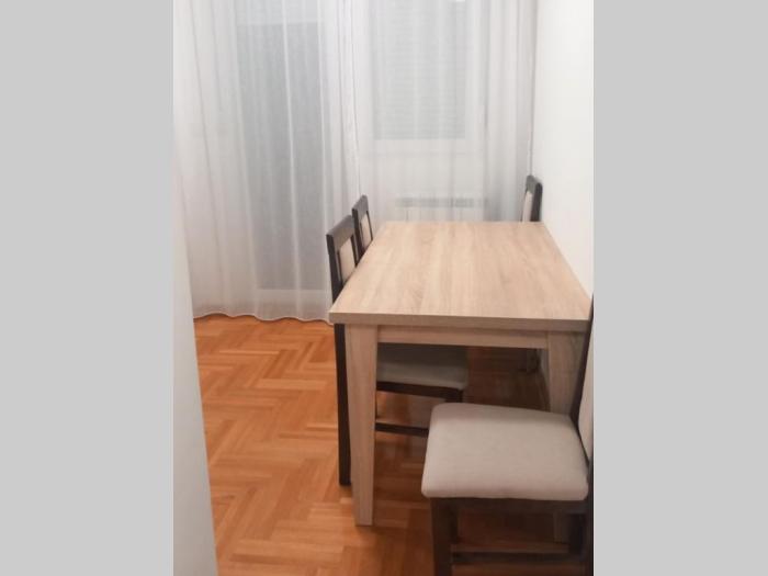 izdajem jednosoban stan od 40m2 u beogradu kumodraž besplatni mali oglasi