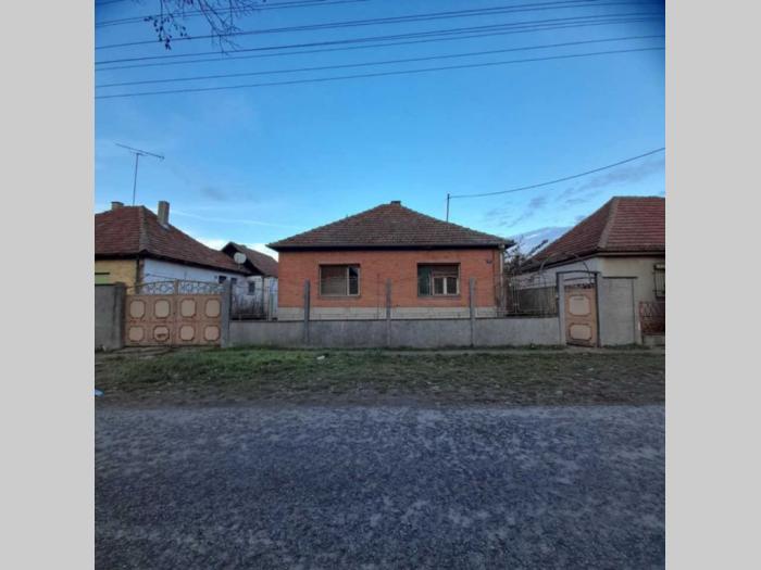 prodajem porodičnu kuću u subotici, besplatni mali oglasi